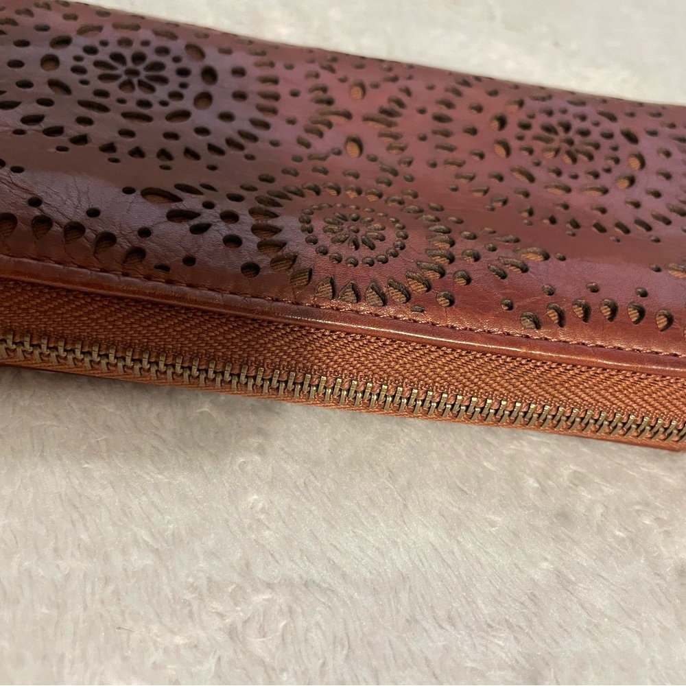 Genuine Leather Chestnut Brown Cutout Zip Around Soft Wallet - Picture 5 of 7